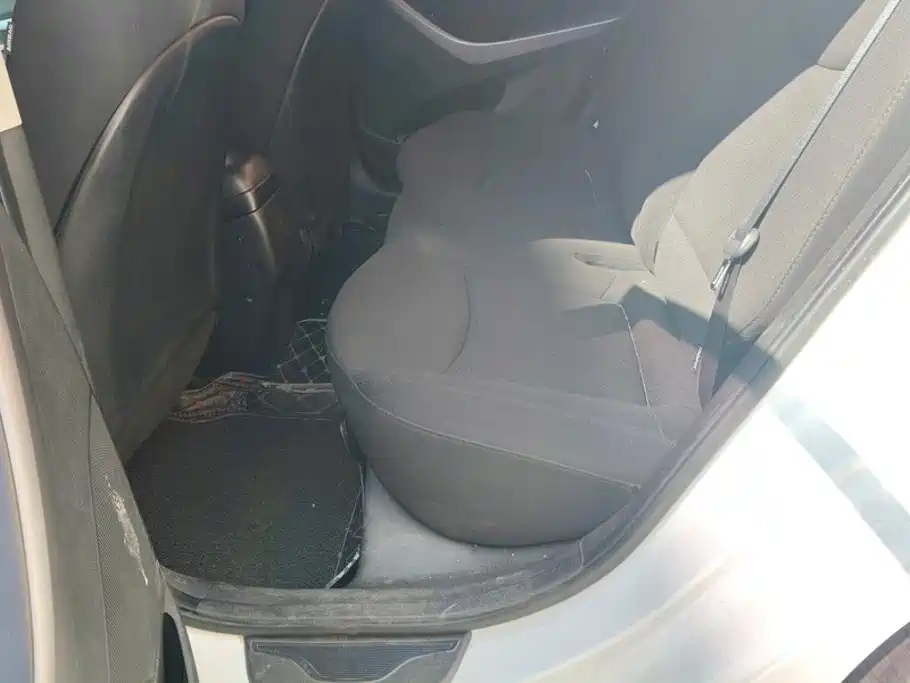 Hyundai Elantra Langdong — миниатюра 11