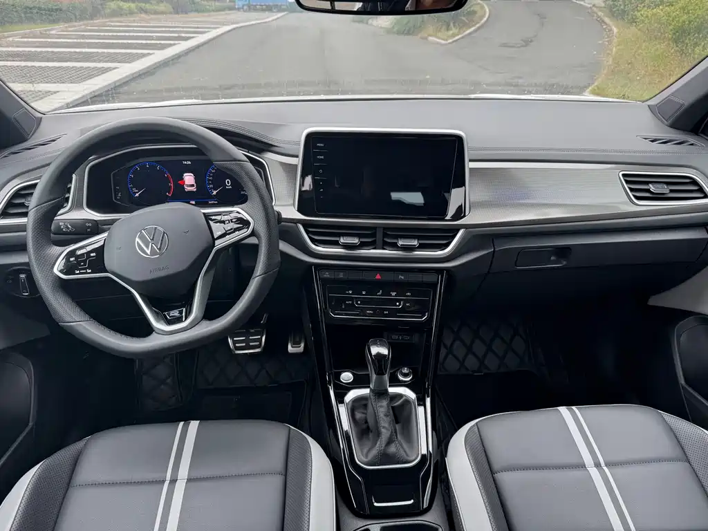 Volkswagen T-Roc — миниатюра 9