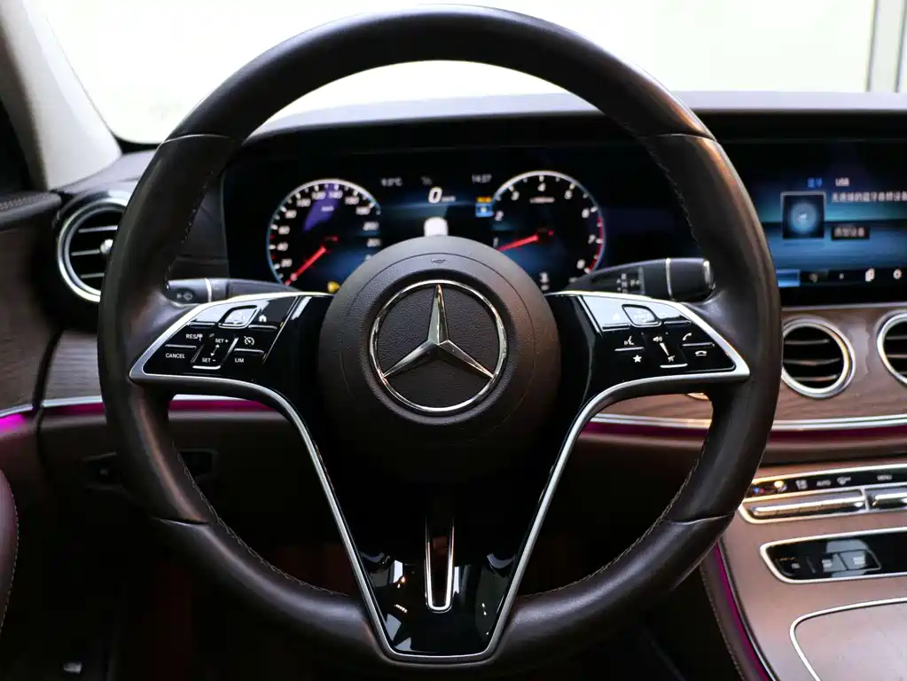MERCEDES-BENZ E CLASS