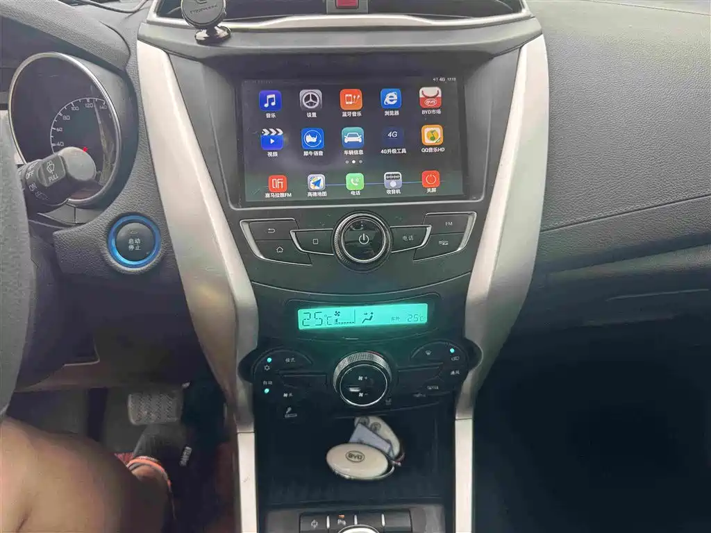 BYD Yuan EV — миниатюра 10