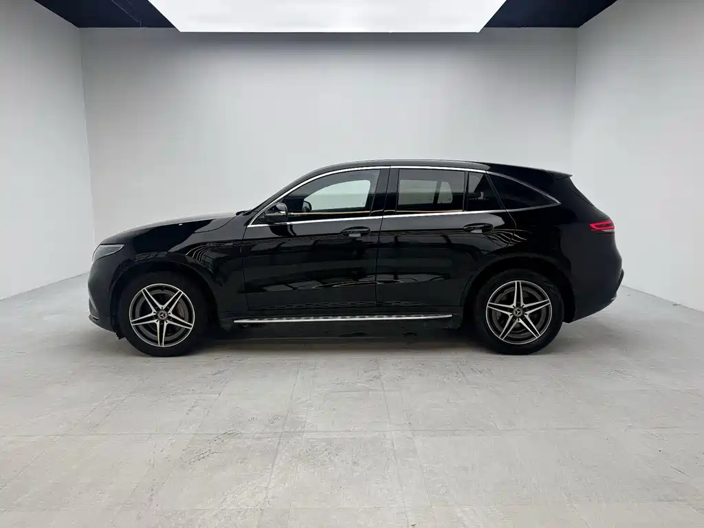 Mercedes-Benz EQC — миниатюра 15