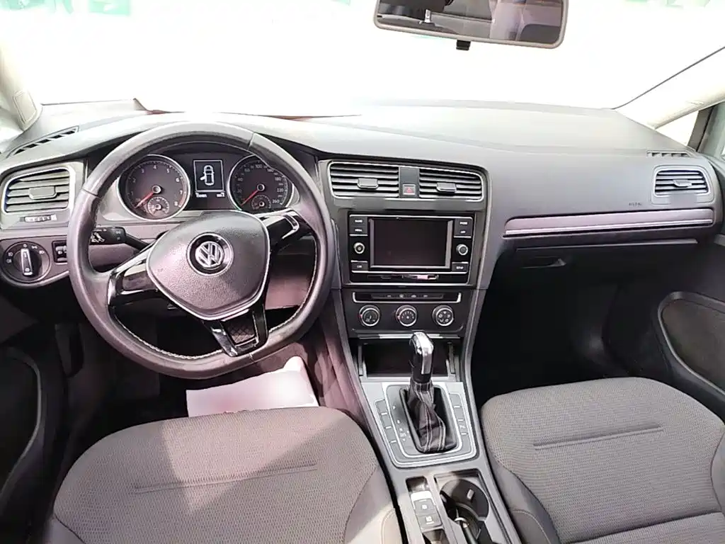 Volkswagen Golf — миниатюра 10