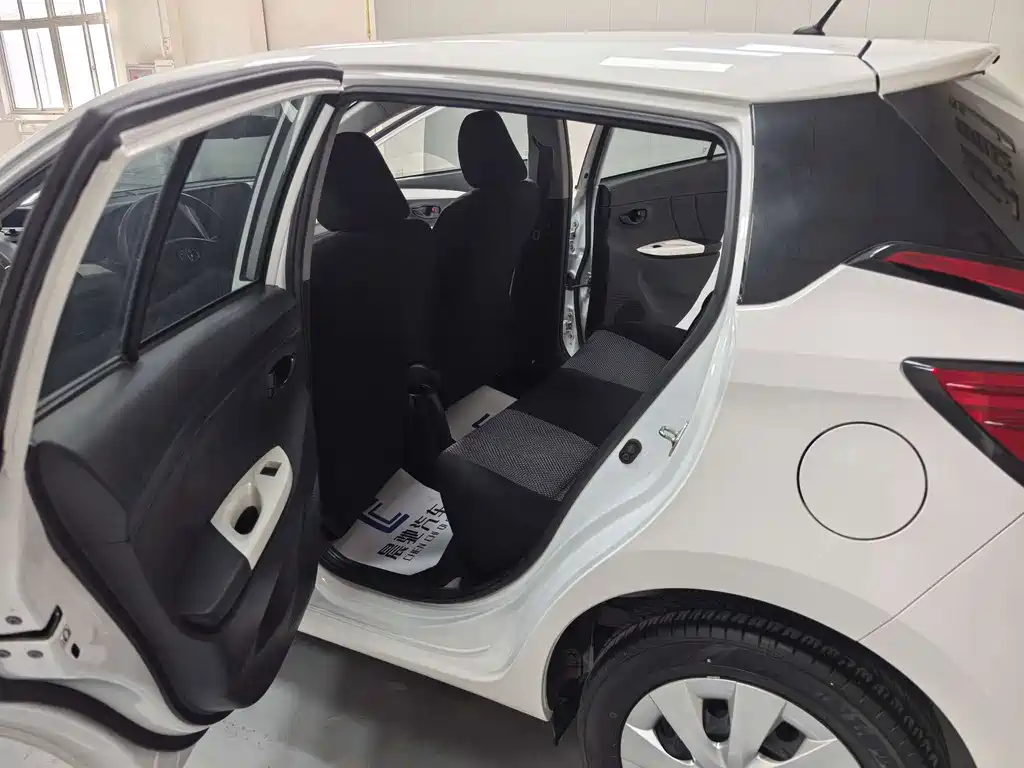 Toyota Vios FS — миниатюра 9