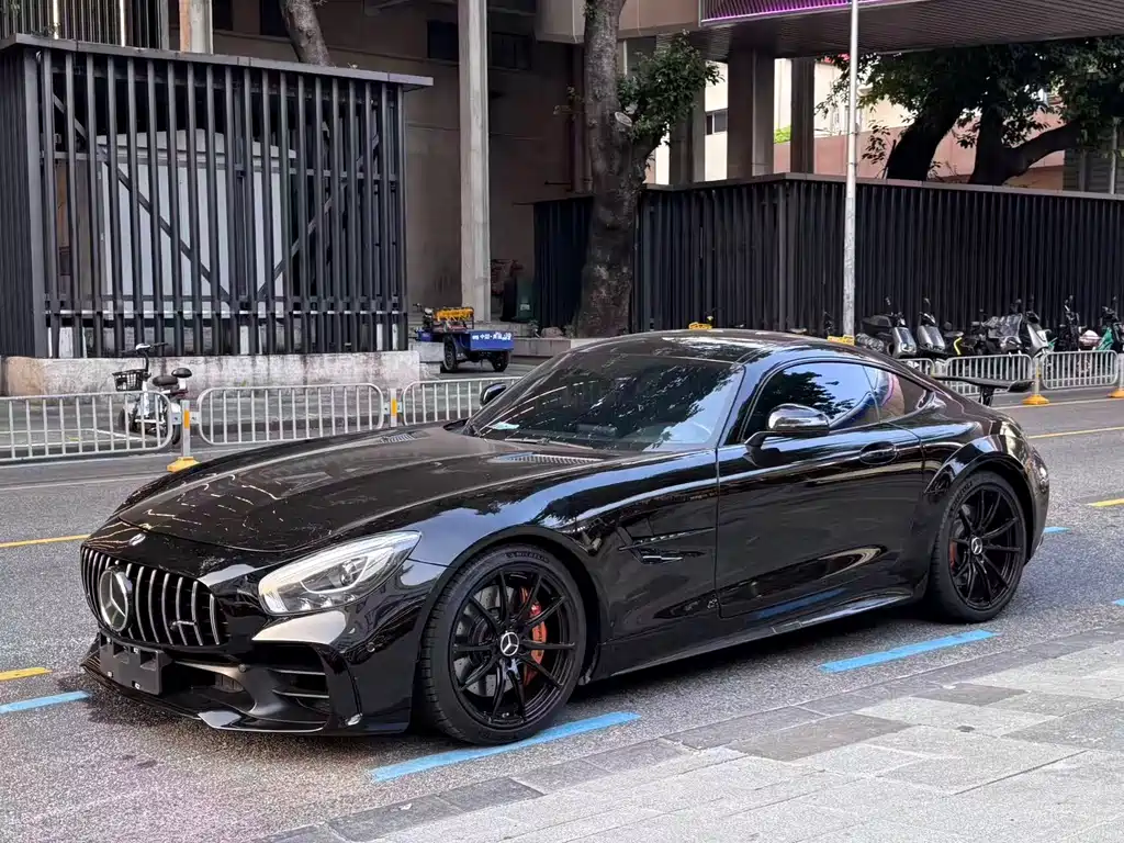 Купить Mercedes-Benz AMG GT