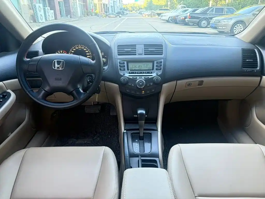 Honda Accord — миниатюра 8