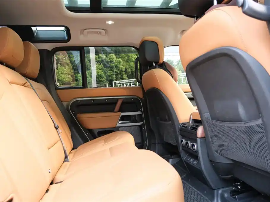 Land Rover Defender — миниатюра 16