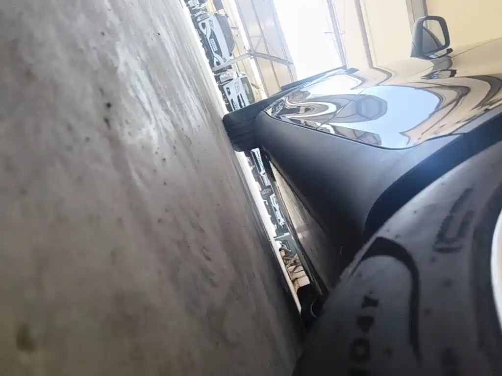Tesla Model Y — миниатюра 22