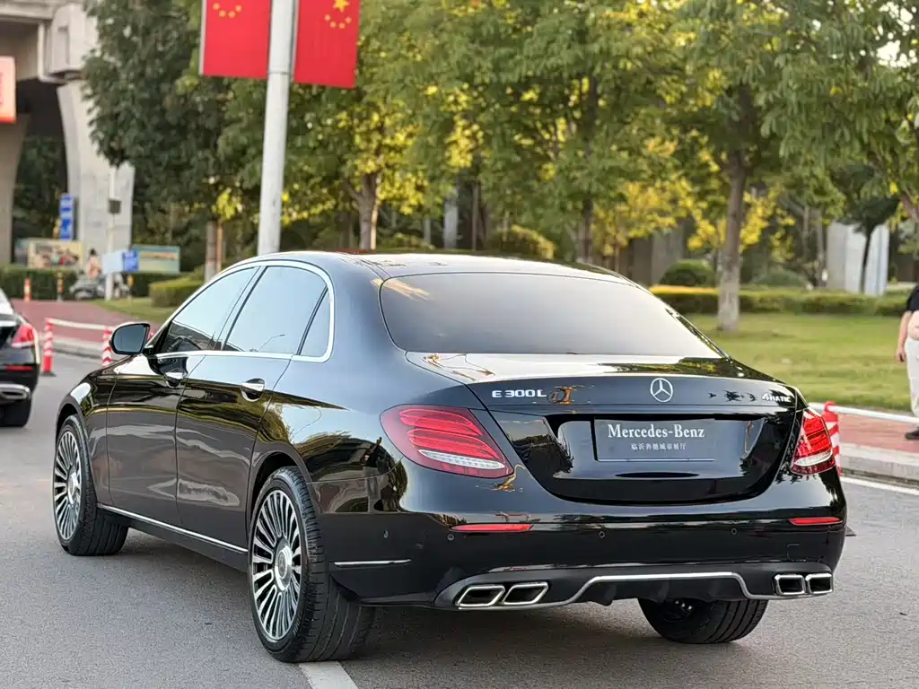 Mercedes-Benz E-Class — миниатюра 4