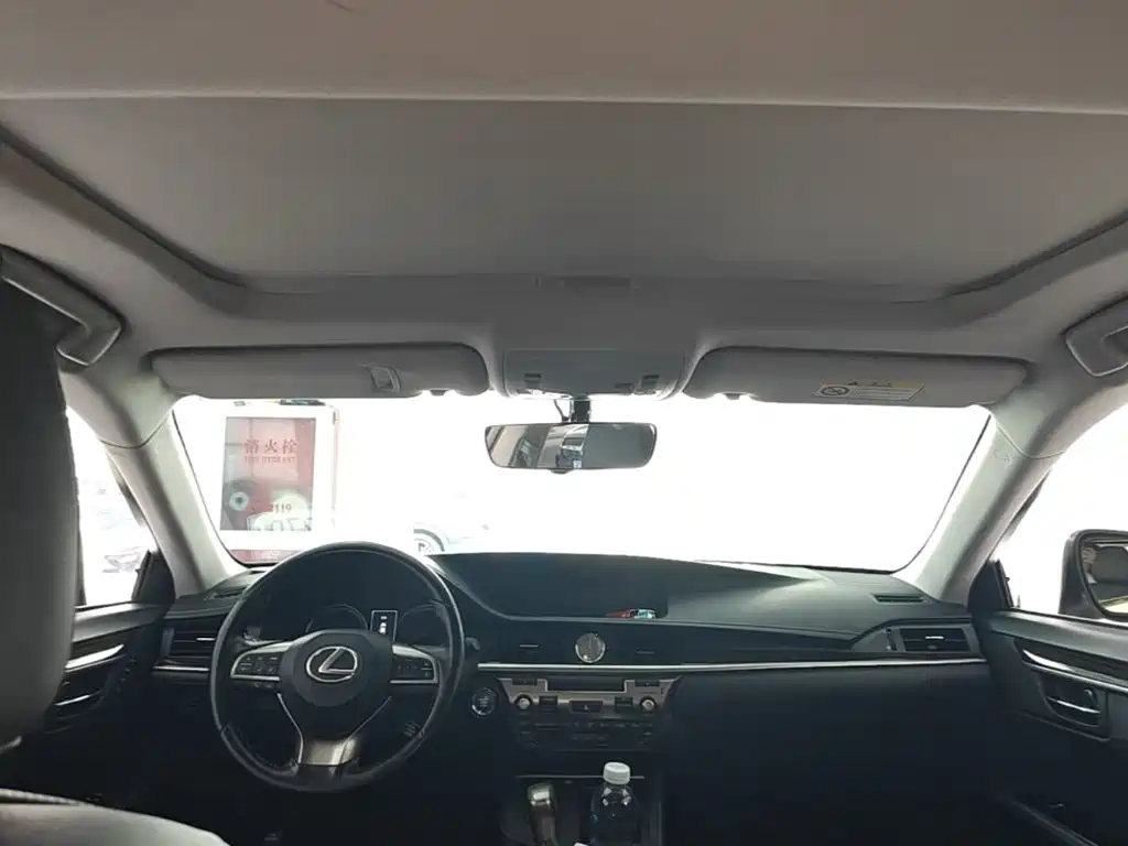 Lexus ES — миниатюра 18