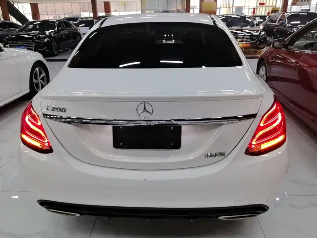 Mercedes-Benz C-Class — миниатюра 6