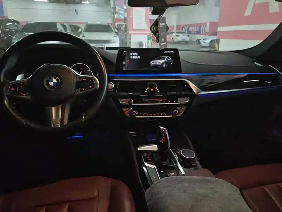 BMW 5 Series — миниатюра 12