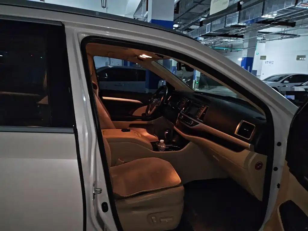 Toyota Highlander — миниатюра 19