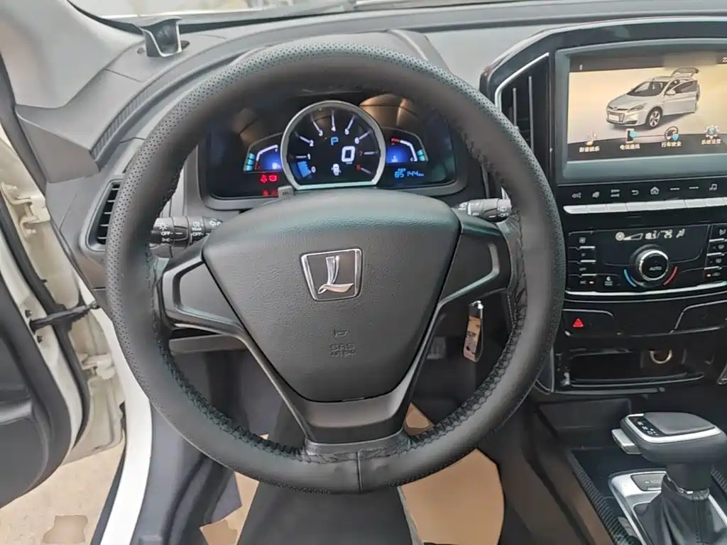 Luxgen U6 — миниатюра 11