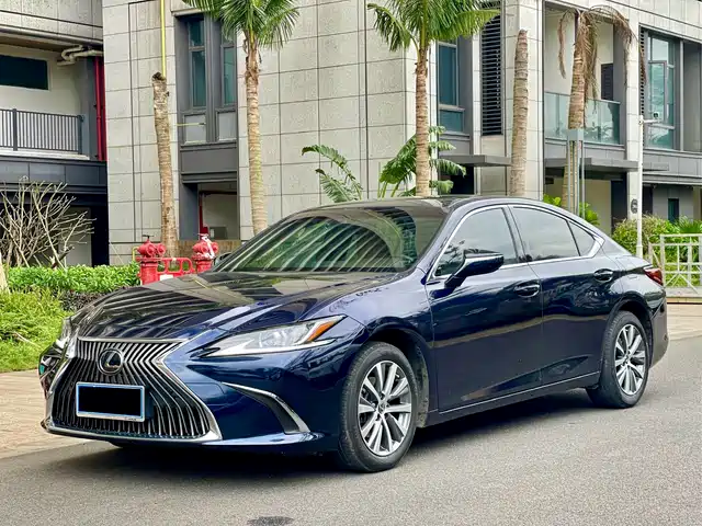 LEXUS ES 2021