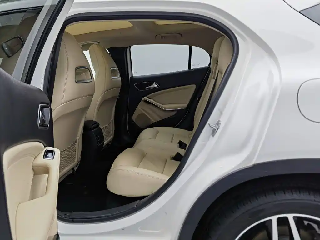 Mercedes-Benz GLA — миниатюра 15