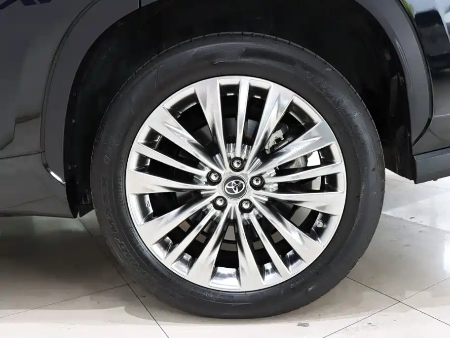 Toyota Highlander — миниатюра 21