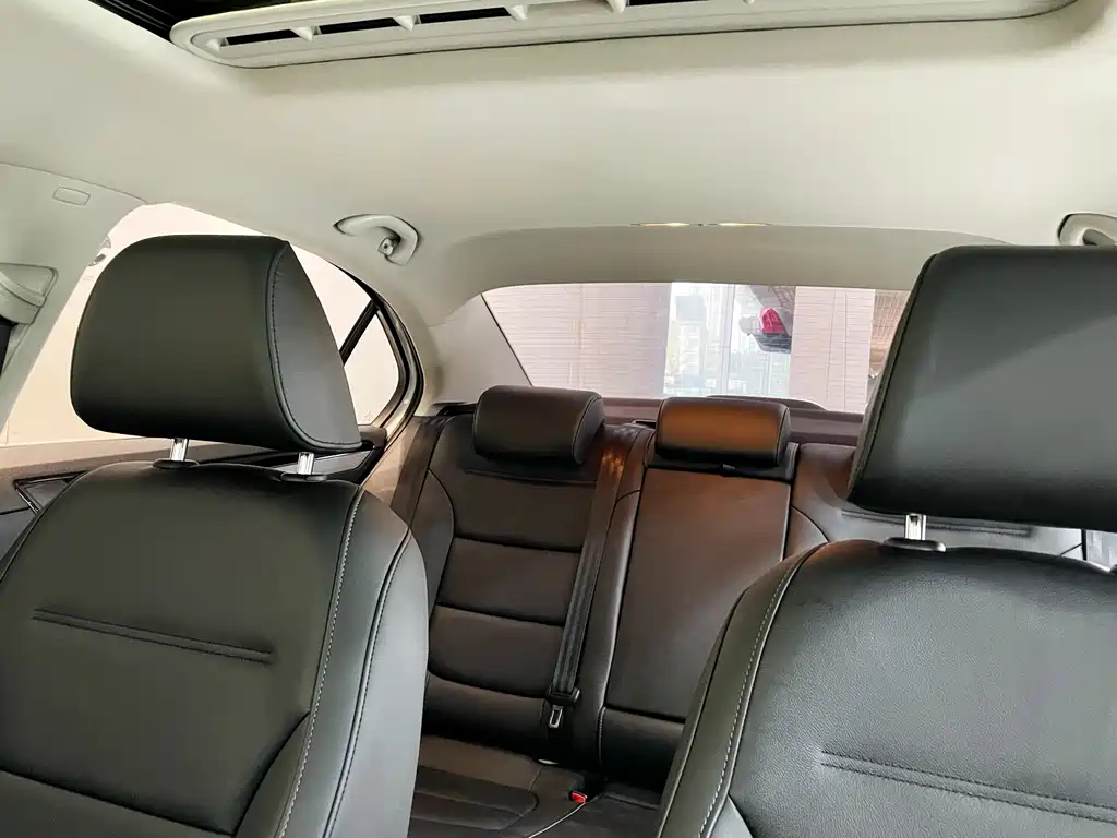 Volkswagen Sagitar — миниатюра 18