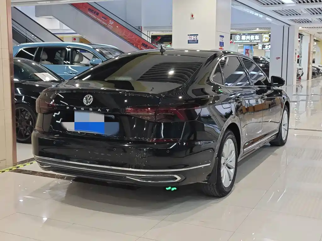 VOLKSWAGEN PASSAT