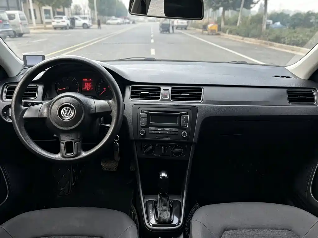 Volkswagen Santana — миниатюра 5