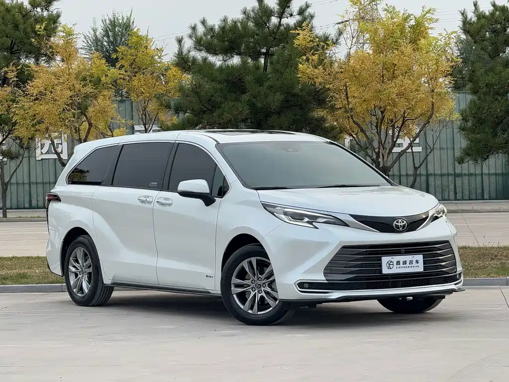 Toyota Sienna — миниатюра 3