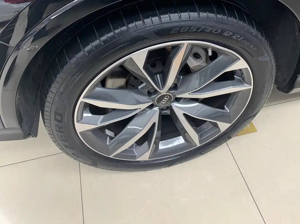 Audi Q7 — миниатюра 13