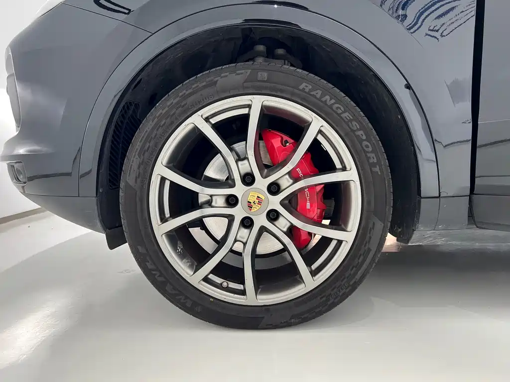 Porsche Cayenne — миниатюра 7
