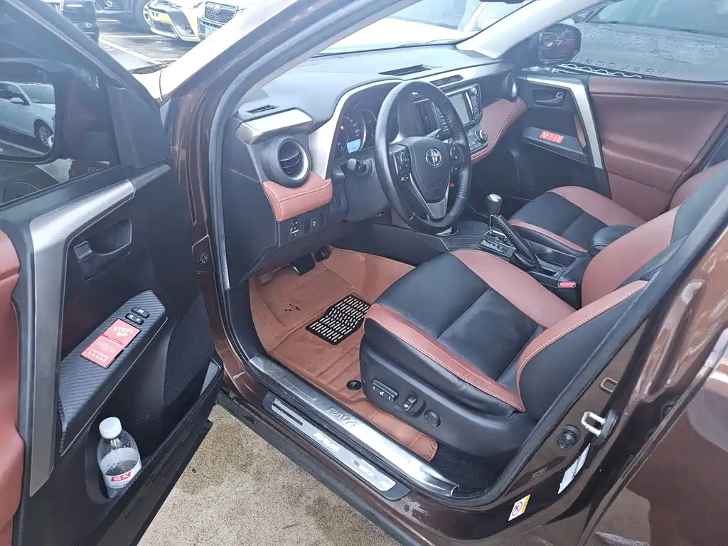 Toyota RAV4 — миниатюра 4