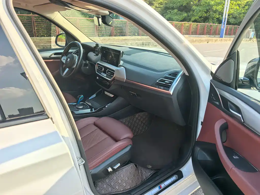 BMW iX3 — миниатюра 14