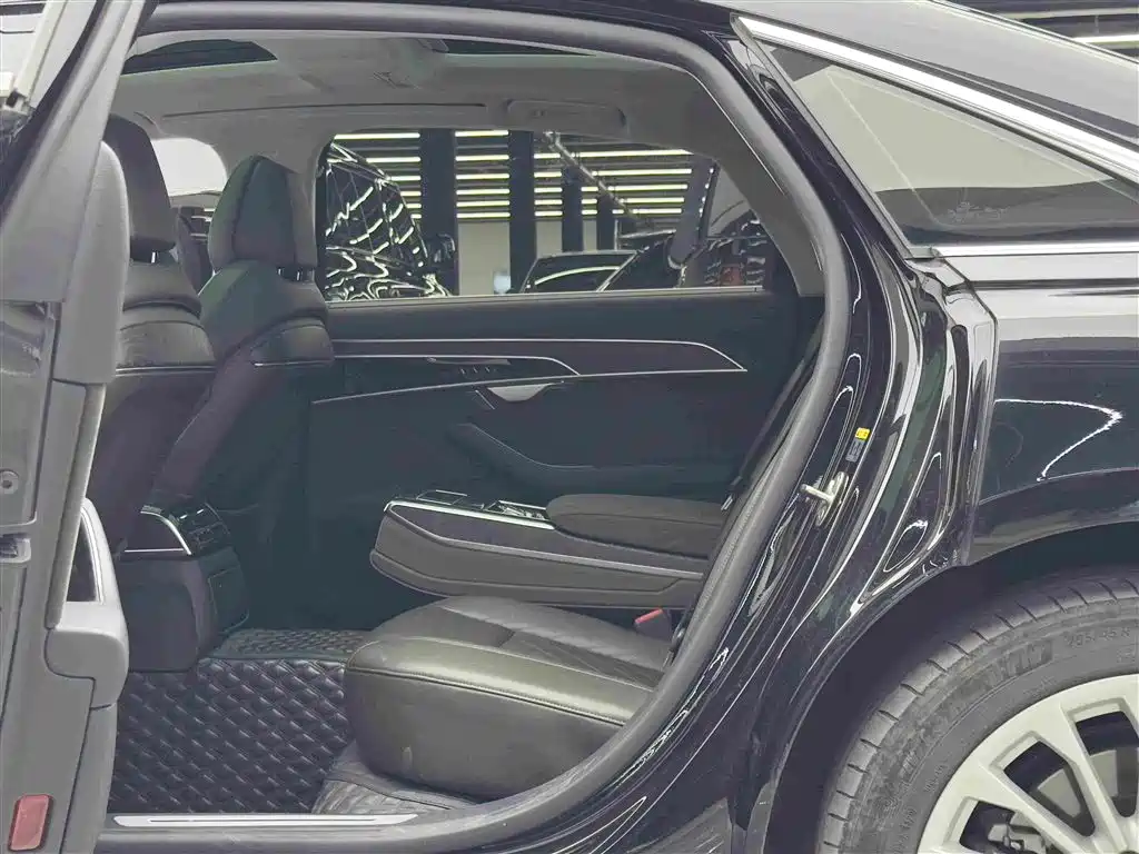Audi A8 — миниатюра 9