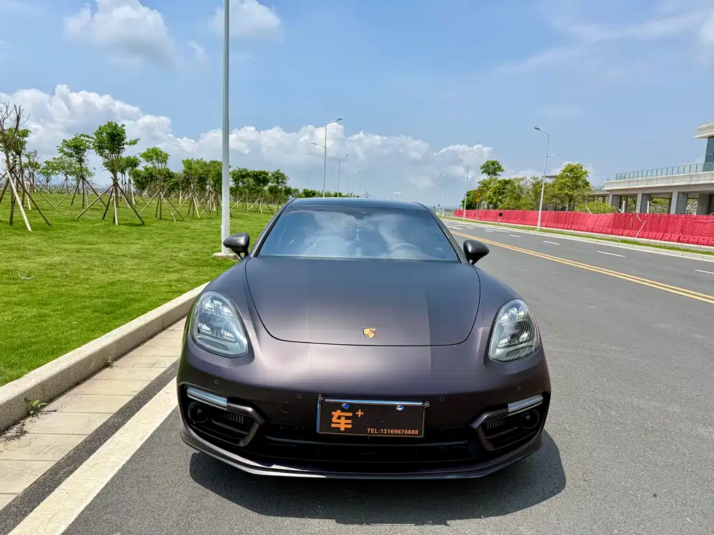 Porsche Panamera 2021
