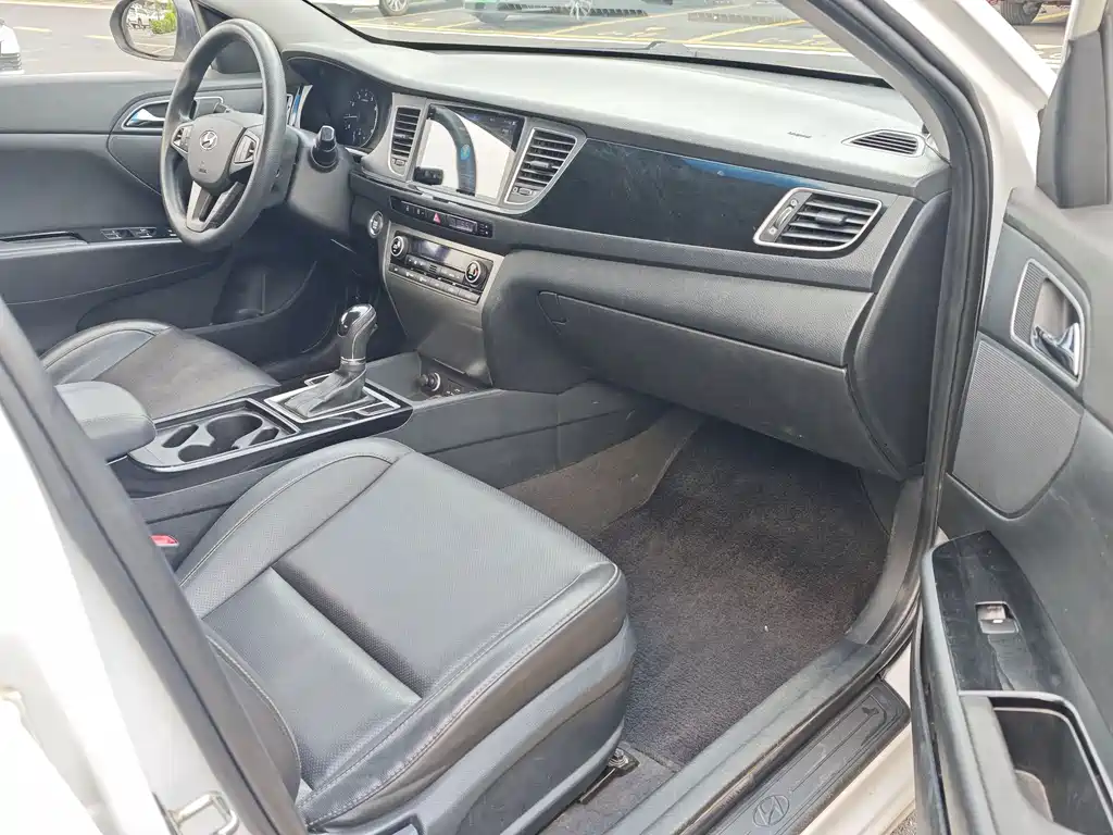 Hyundai Mistra 2016 1.8L AT GLS