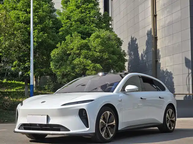 2025 Nio ET5