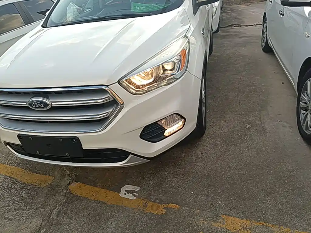 Ford Kuga — миниатюра 24