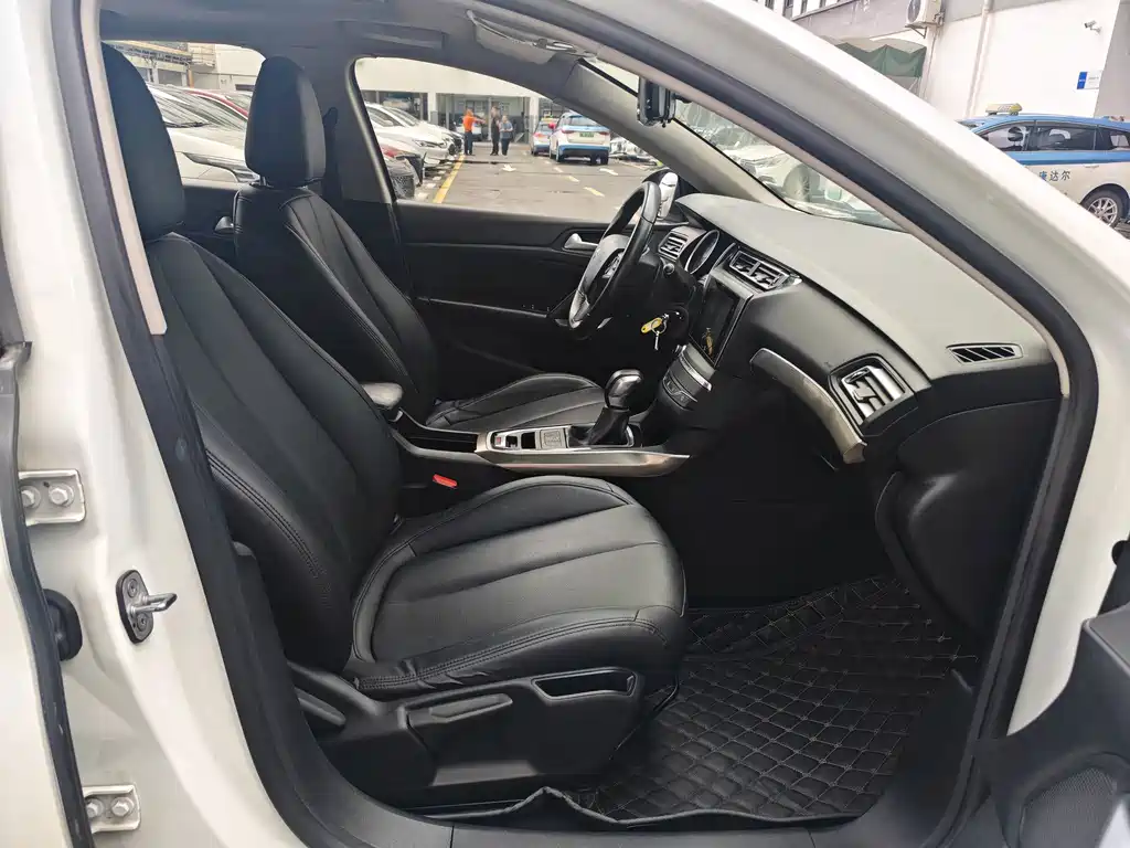 Peugeot 408 — миниатюра 12