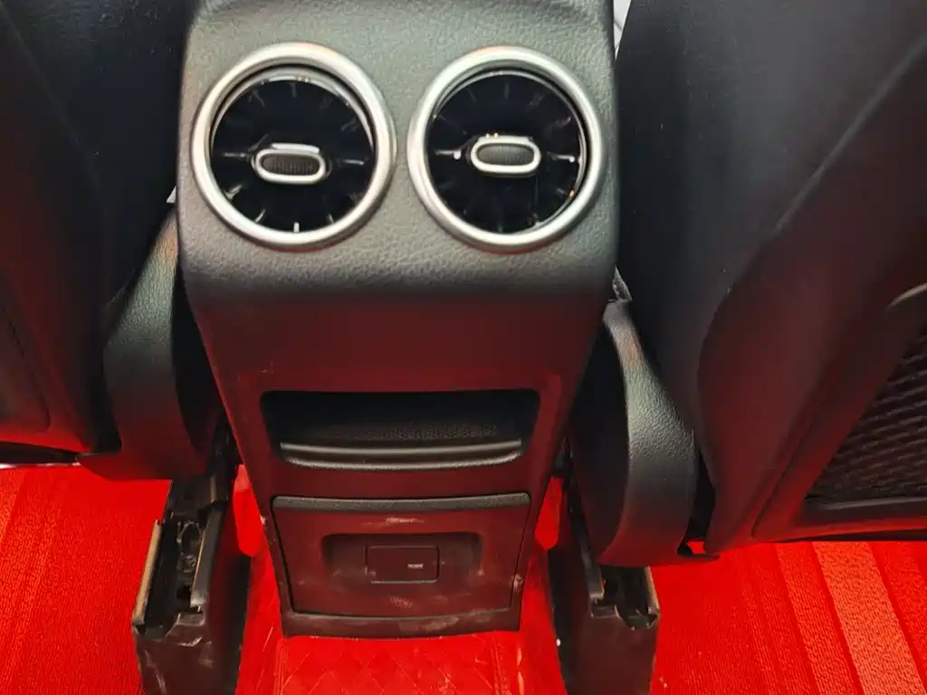 Mercedes-Benz GLA — миниатюра 14