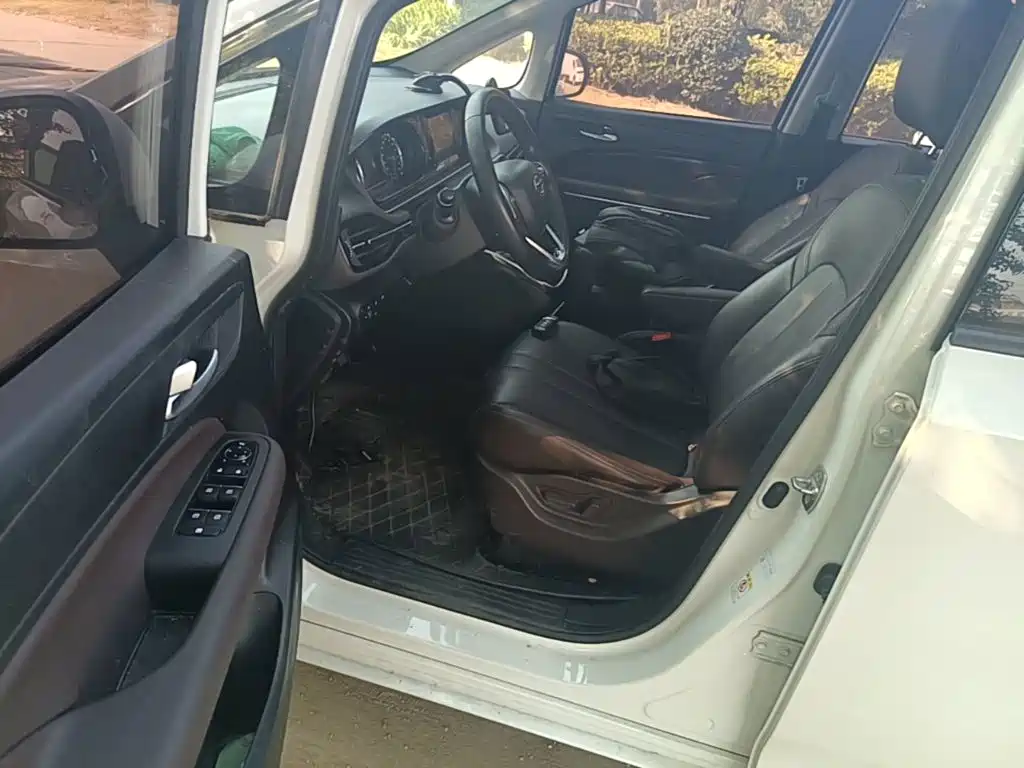 GAC Motor Trumpchi M6 — миниатюра 15