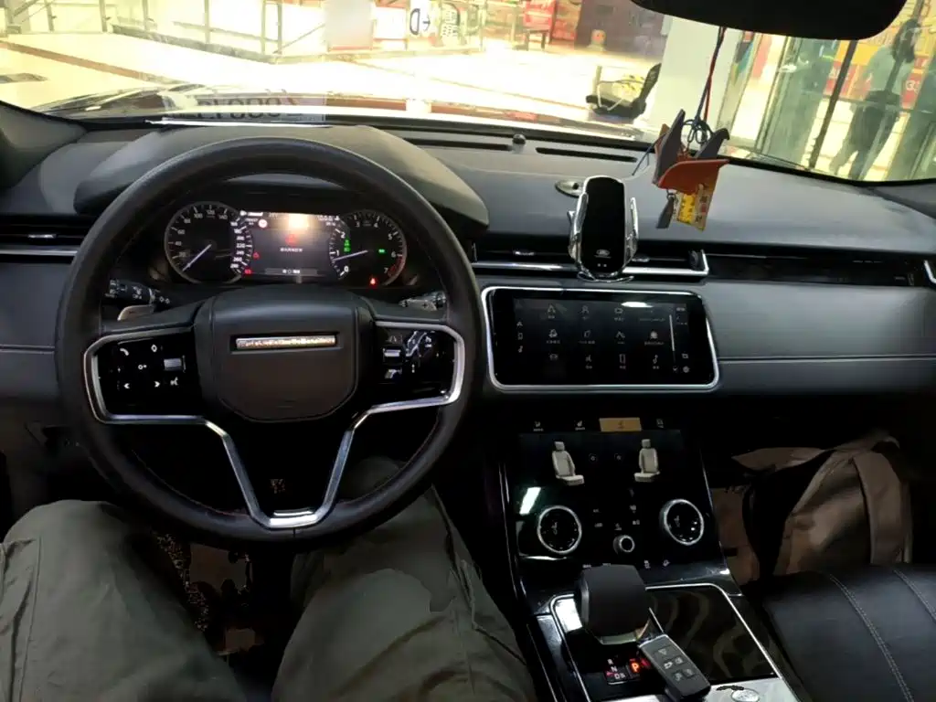 Land Rover Velar — миниатюра 10