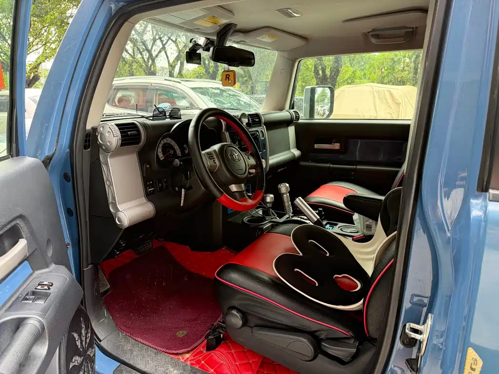 Toyota FJ Cruiser — миниатюра 3