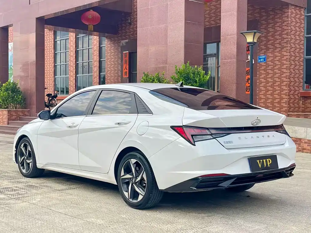 Hyundai Elantra — миниатюра 9