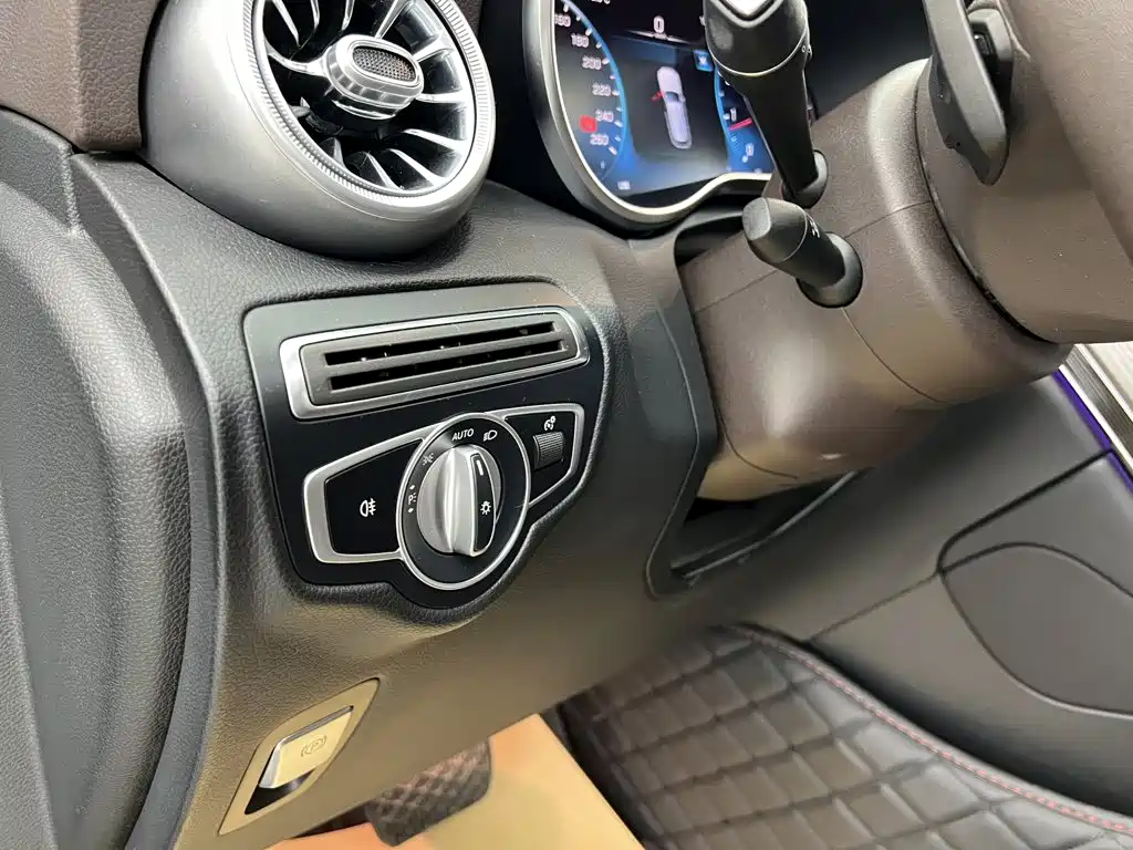 Mercedes-Benz GLC — миниатюра 31