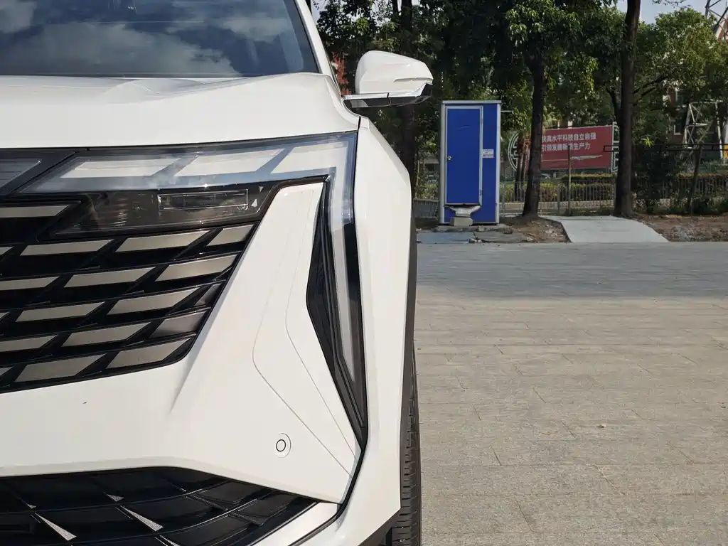 Geely Boyue L — миниатюра 8