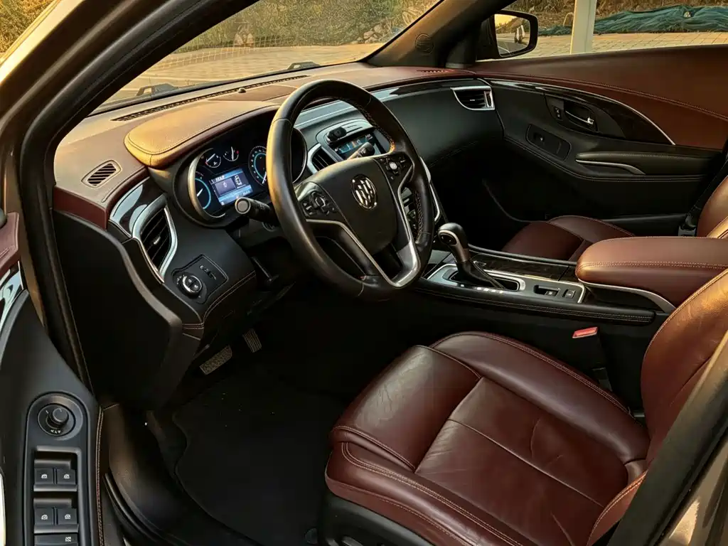 Buick LaCrosse — миниатюра 3