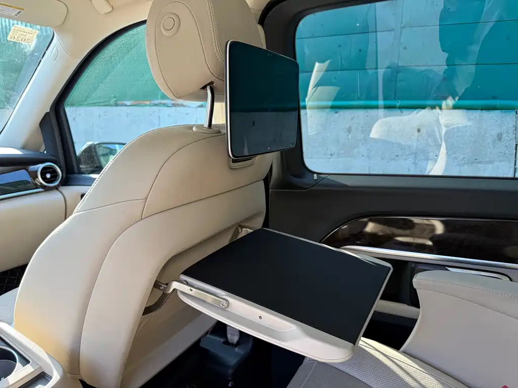 MERCEDES-BENZ V CLASS