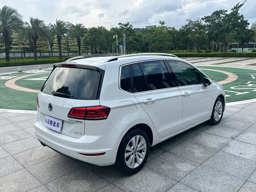 Volkswagen Golf Sportsvan — миниатюра 30