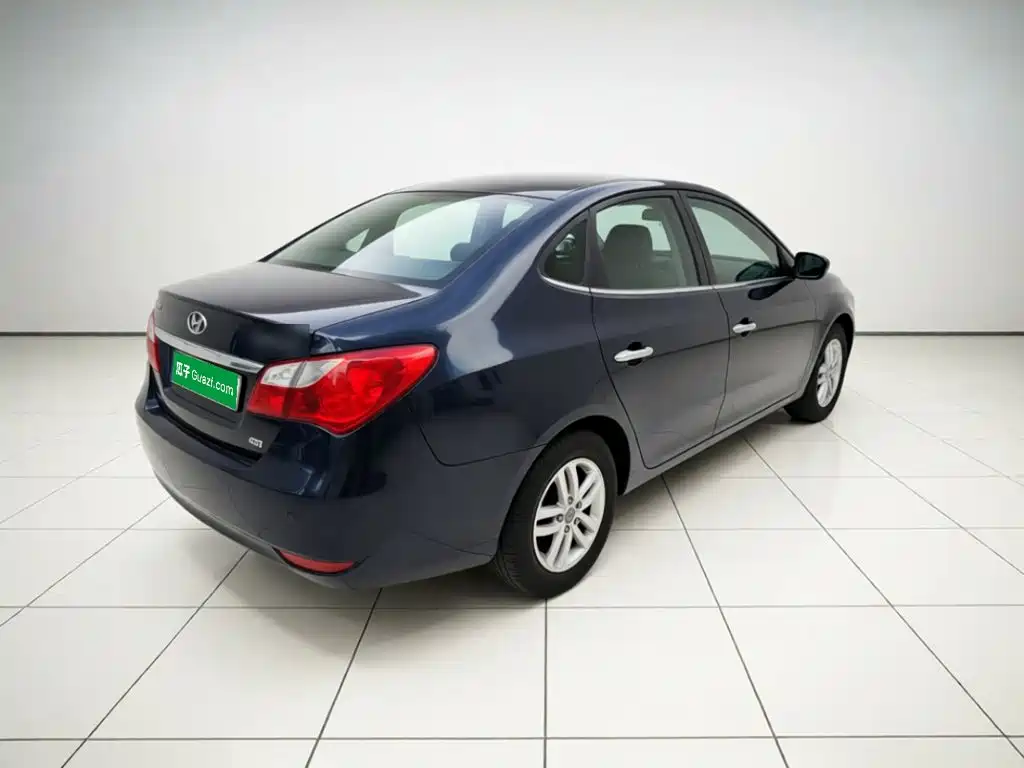 Hyundai Elantra — миниатюра 6