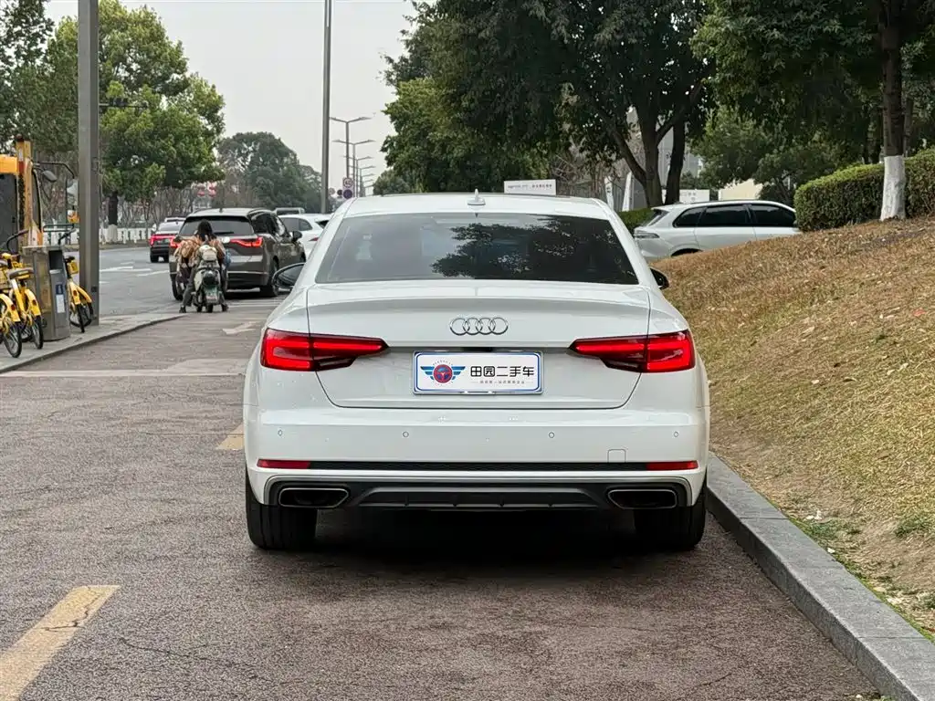 AUDI A4L