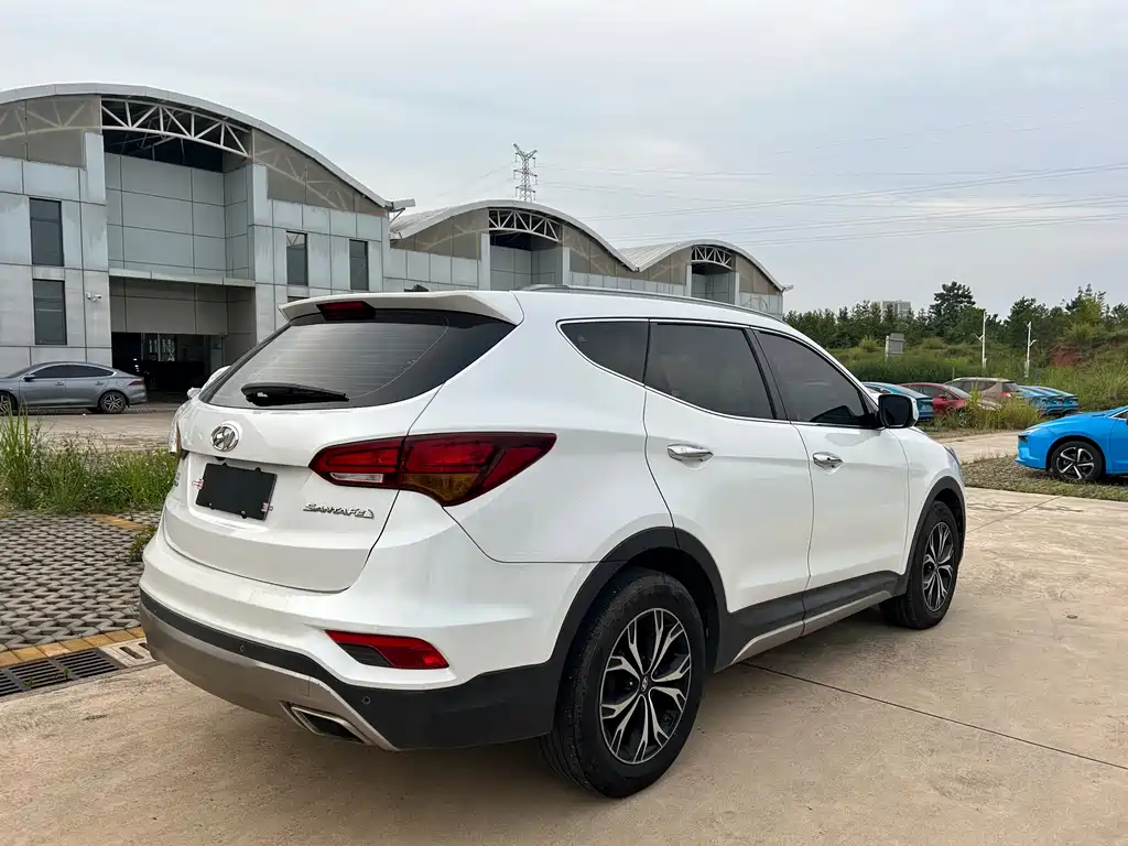Hyundai Santa Fe — миниатюра 5