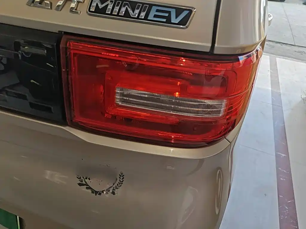 Wuling MINIEV — миниатюра 8