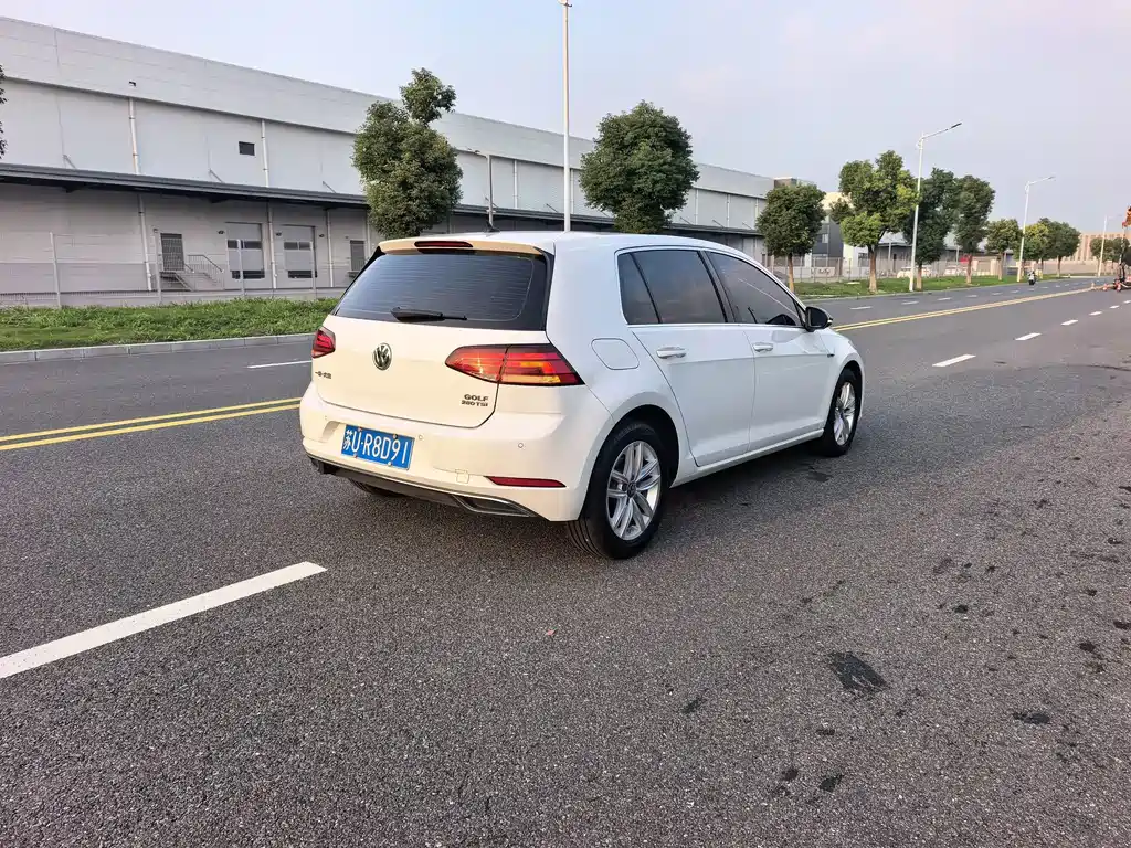 Volkswagen Golf — миниатюра 12