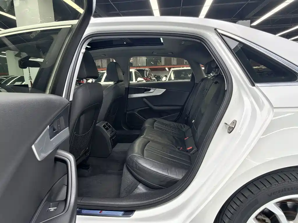 Audi A4L — миниатюра 12